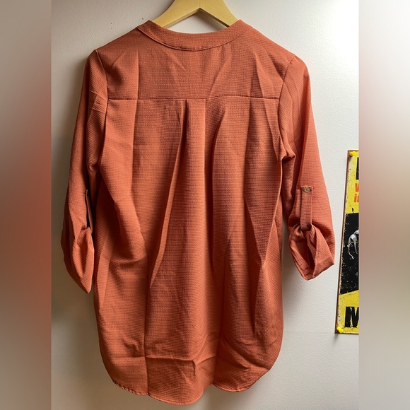 NEW Light Orange Quarter Tab Sleeve Solid Woven V Neck Blouse - Picture 8 of 9